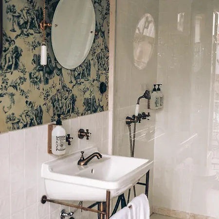 Gasthof Pensao Madam's