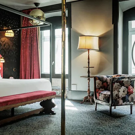 Pensão Madam's Casa de hóspedes 4*