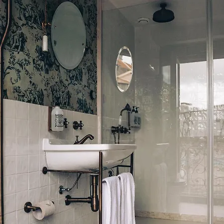 Affittacamere Pensao Madam's Lisbona