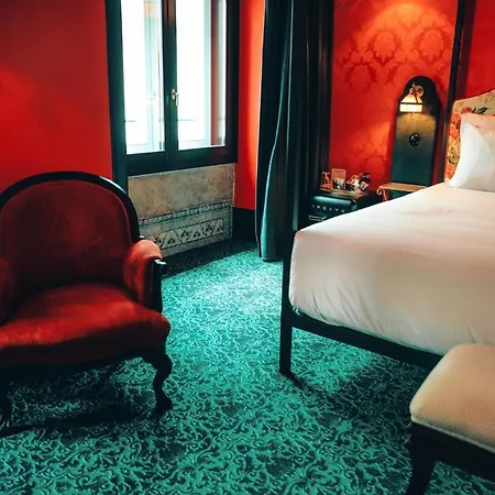 Affittacamere Pensao Madam's 4*