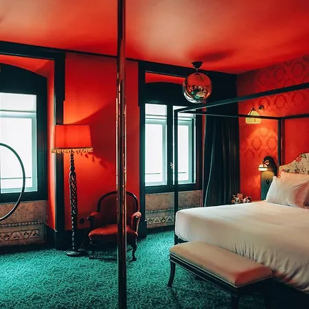 Affittacamere Pensao Madam's 4*