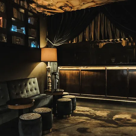 Pensao Madam's Affittacamere 4*