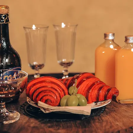 Affittacamere Pensao Madam's 4*