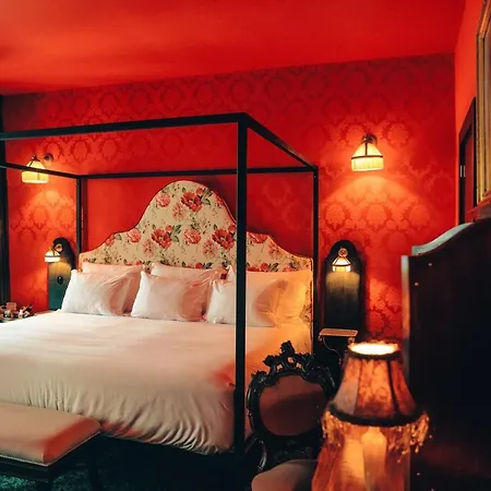 Pensão Madam's 4*